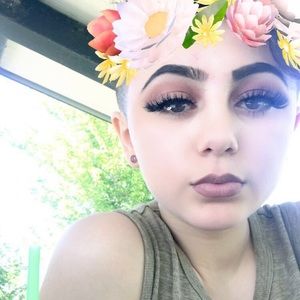 Meet your Posher, Adryana